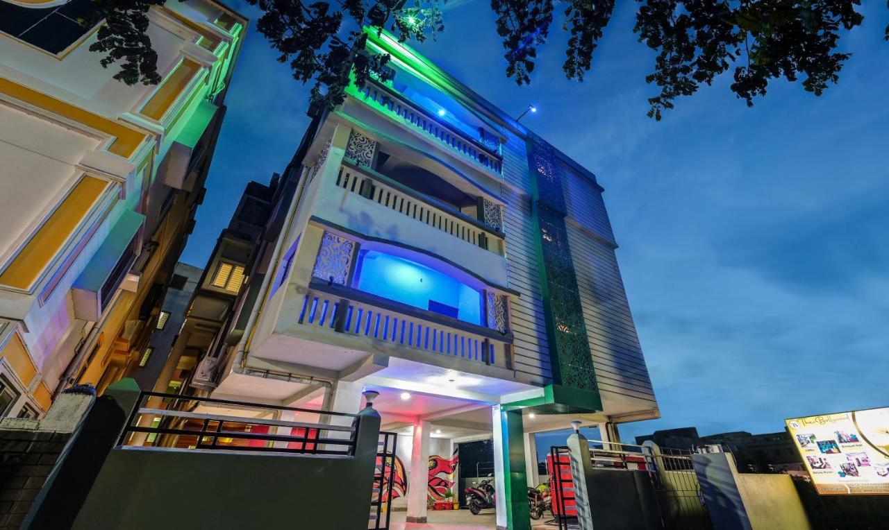Hotel Treebo The Bollywood Bhubaneswar Zewnętrze zdjęcie